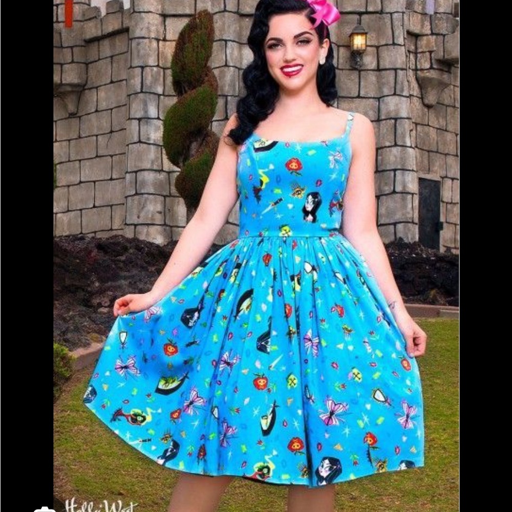 Pin up couture Snow White